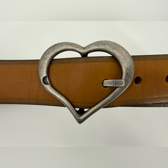 Heart Buckle Brown Leather Belt - Picture 3 of 5